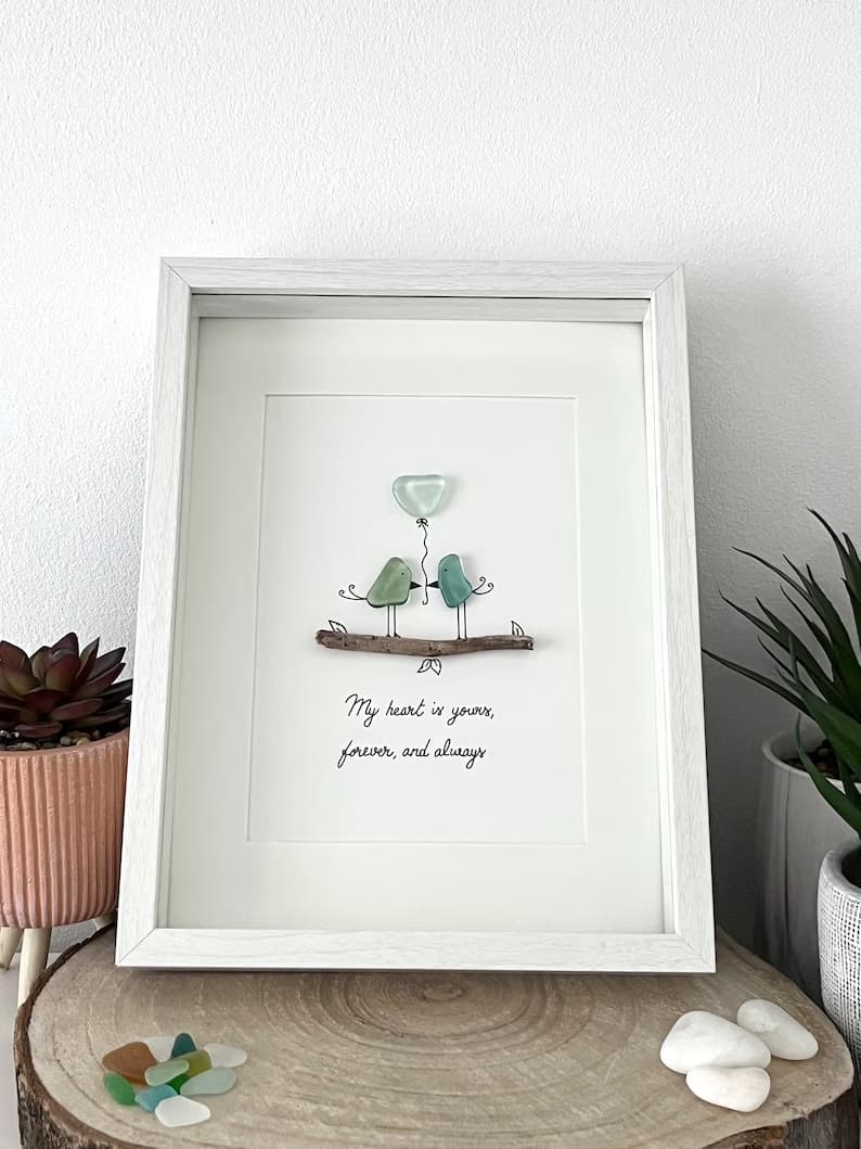 "Pájaros Enamorados en una Rama" - Marco de Fotos Personalizado de Cristal de Mar